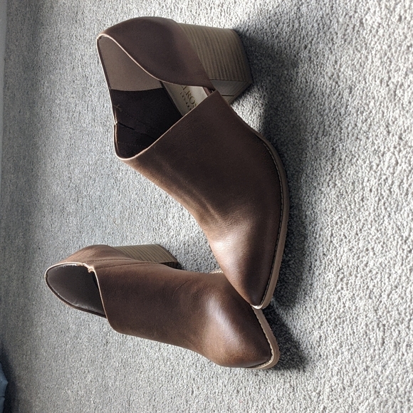 Melrose Ave Shoes - ❇️MUST GO BY 12.10❇️  Melrose Ave Cutout Bootie